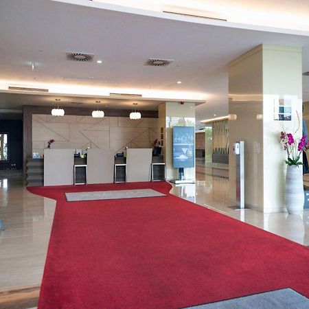 Ramada Plaza Craiova Hotel Exterior foto