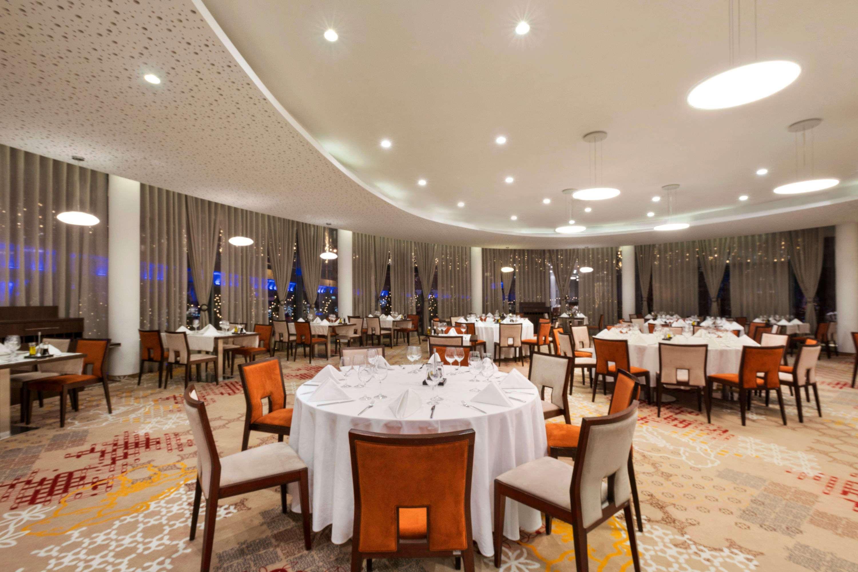 Ramada Plaza Craiova Hotel Exterior foto