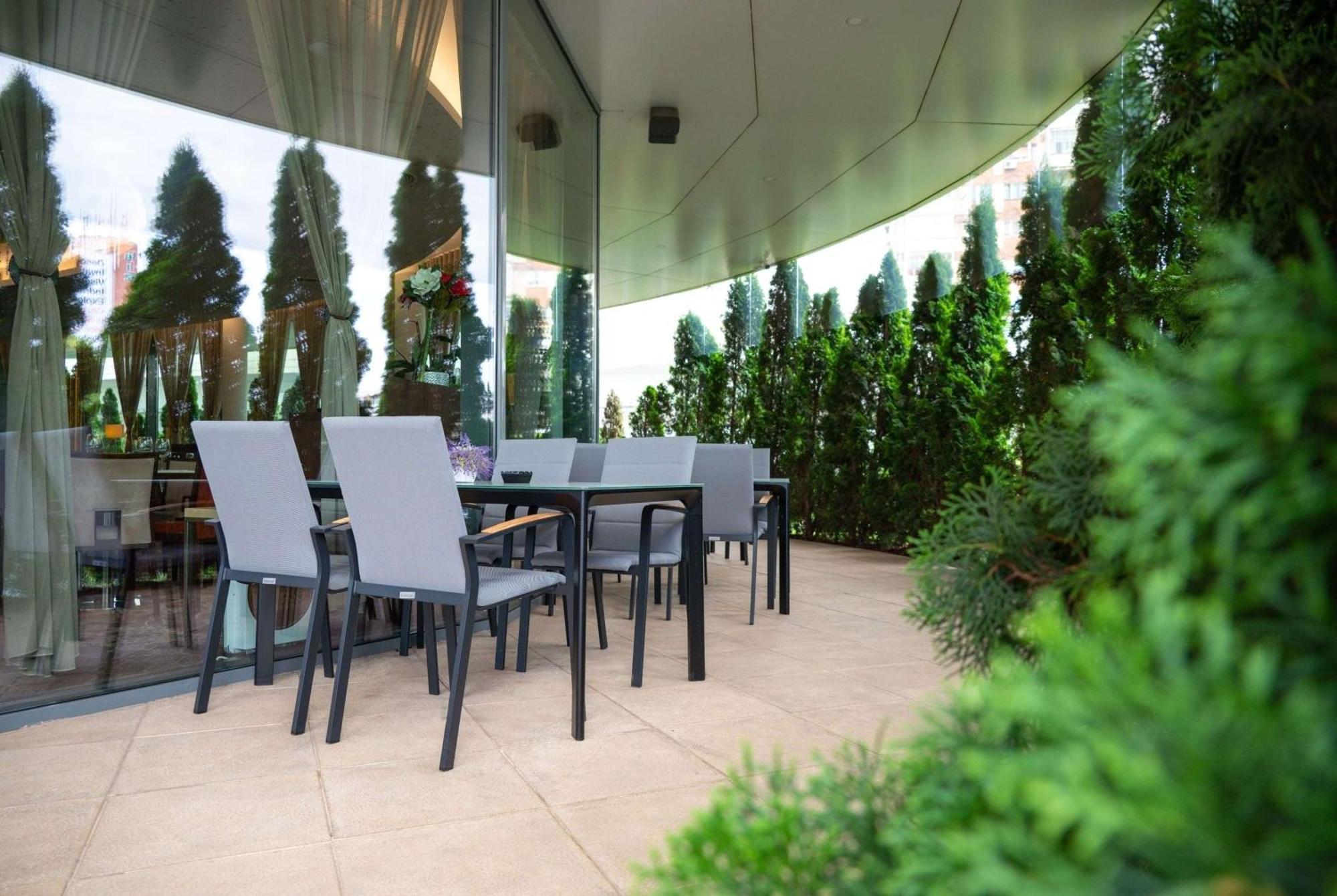 Ramada Plaza Craiova Hotel Exterior foto