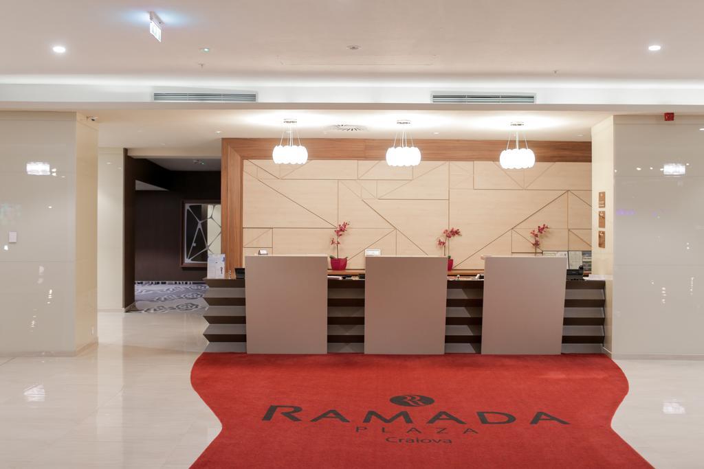 Ramada Plaza Craiova Hotel Exterior foto