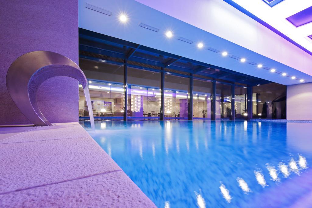 Ramada Plaza Craiova Hotel Exterior foto